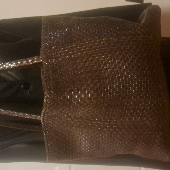 Closet clearance - Picture 2 of 6